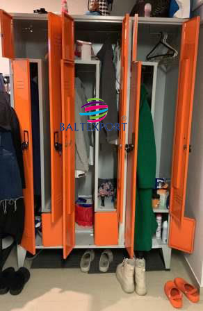 Vestiario Triplo com 6 Portas em Z Portas Cinza e Laranja