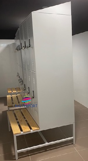 Vestiario triplo com 6 Cacifos Sobrepostos Chapa Cinza com Banco + Tecto